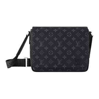 District LOUIS VUITTON