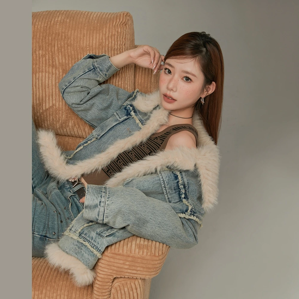 Джинсовая куртка CHUU oversize с мехом - праздничный стиль!, Цвет: Джинсовый синий, Размер: Единый размер | Китай.рф