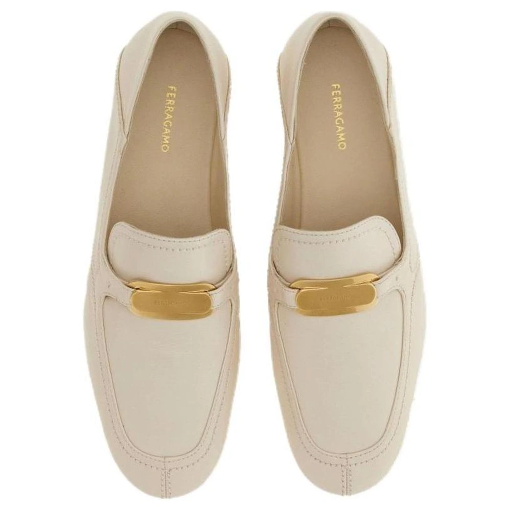 FERRAGAMO Logo-plaque Leather Loafers Белые для женщин, Цвет: Белый, Издание: С оригинальной коробкой для обуви, Размер: 36 | Китай.рф