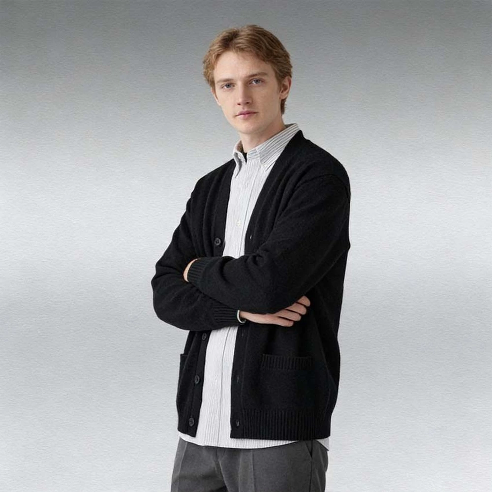 Свитер UNIQLO Unisex черный V-образный вырез, Цвет: черный, Размер: 165/84A(S) | Китай.рф