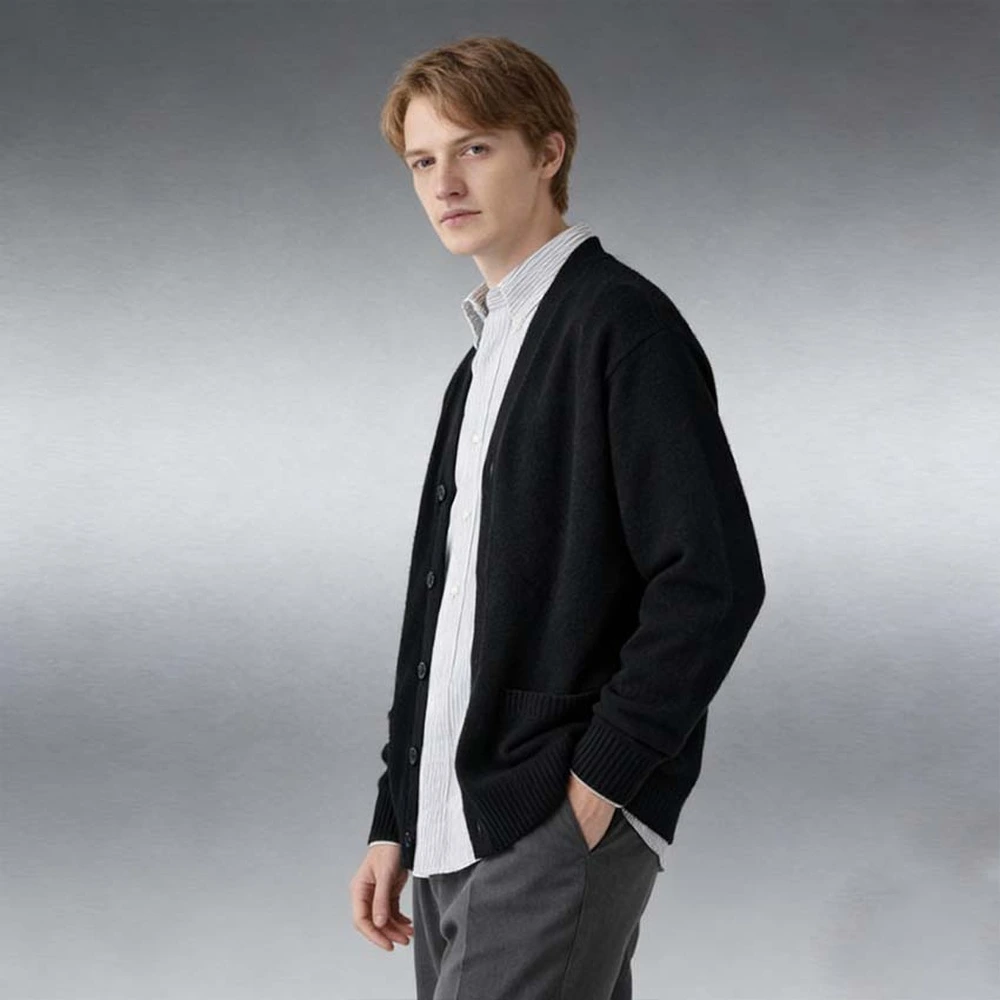 Свитер UNIQLO Unisex черный V-образный вырез, Цвет: черный, Размер: 165/84A(S) | Китай.рф