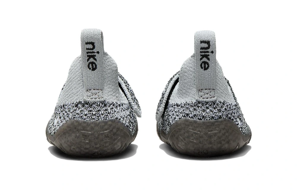 Ботиночки Nike Swoosh 1 черно-белые противоскользящие для первых шагов малышей, Цвет: Черно-белый, Размер: 18.5 | Китай.рф