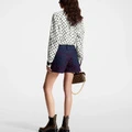 Джинсовые шорты LOUIS VUITTON Flocked Monogram Denim Mini Shorts, Набор: обычная версия, Цвет: темно-синий, Размер: 36 | Китай.рф