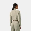 Укороченная куртка Calvin Klein SS25 с кулиской, женская, Цвет: PCZ-лавровый коричневый, Размер: XS | Китай.рф