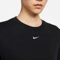 Платье-футболка Nike Sportswear Essential свободного кроя с логотипом черное, Цвет: черный, Размер: XS | Китай.рф