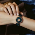 Часы VERSACE женские с кварцевым механизмом на кожаном ремешке, Цвет циферблата: зеленый циферблат, Коробка: Подарочная коробка «Affection Rose» | Китай.рф