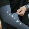 Нарукавники для защиты от солнца Jeep серые унисекс, Цвет: Градиент серо-синий, Размер: F (свободный размер) | Китай.рф