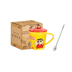 Керамическая кружка Crayon Shinchan с крышкой и ложкой, Объем: 550ml, Цвет: Желтая кружка Crayon Shin-chan с крышкой и ложкой [Free Spoon] | Китай.рф