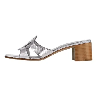 Шлепанцы LOUIS VUITTON Isola Slide Slippers женские, серебристые | Китай.рф