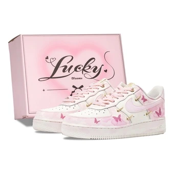 Женские кеды Nike Air Force 1 кастомные бело-розовые с бабочкой | Китай.рф